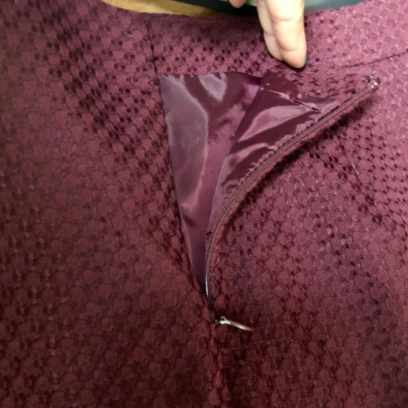 NWT Petite Jacquard Burgundy Plum Pencil Skirt - Picture 4 of 8